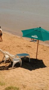 Punta Vip – Sombrillas y reposeras