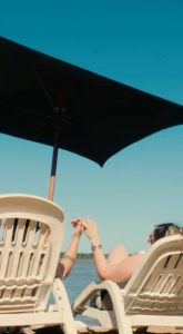 Punta Vip – Sombrillas y reposeras